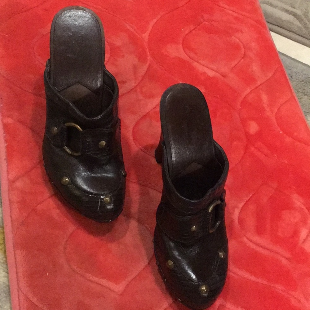 Woman shoes